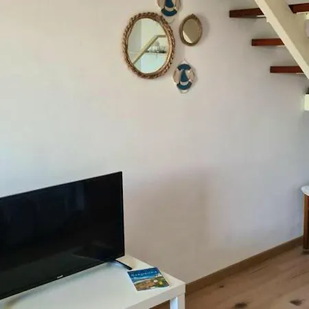 Welcoming Holiday In With Parking Holiday home